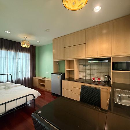 Greenview Ekkamai10 Suite Bangkok Luaran gambar