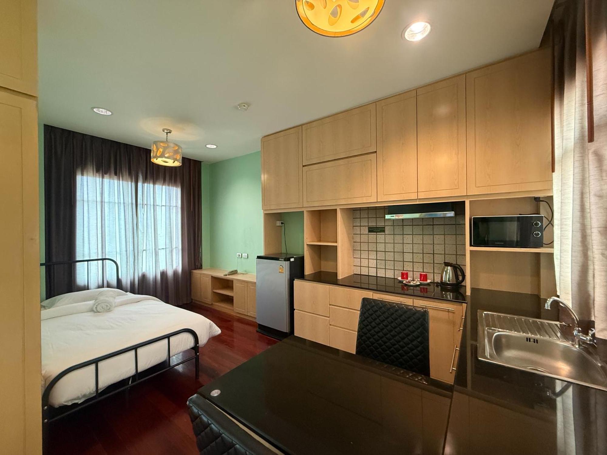 Greenview Ekkamai10 Suite Bangkok Luaran gambar